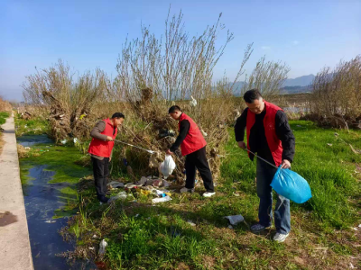 ​县委宣传部开展春季巡河志愿服务活动
