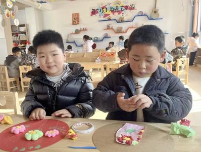 城关镇第二幼儿园：情暖三月 感恩同行