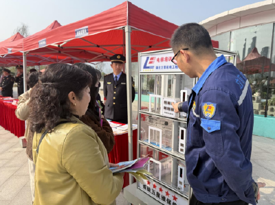 房县：电梯模型助阵 普及特种设备安全