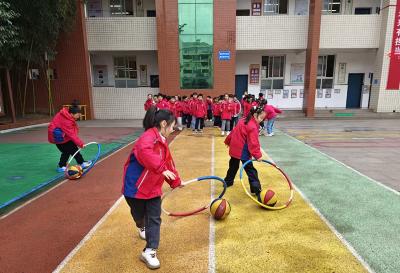 房县实验小学：落实每天一节体育课 让青少年在运动中向阳生长