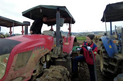 农机用油有保障 春耕生产不误时