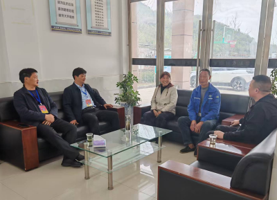 土城镇：人大代表巧化解 群众参与共治理