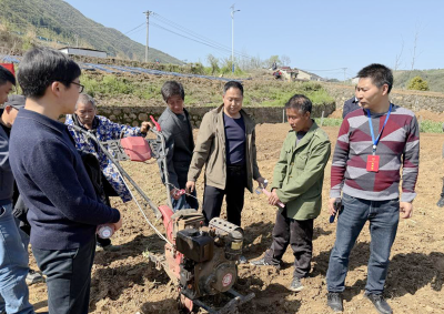 尹吉甫镇：田间课堂传技艺 代表履职助振兴