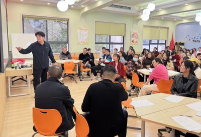 房县城关一中：为青春护航共筑心灵港湾