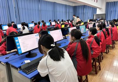 房县实验中学：扎实做好八年级监测备考各项工作