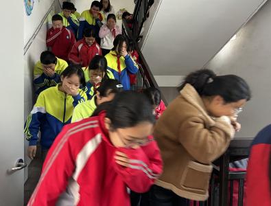 军店小学：筑牢安全防线 护航成长之路