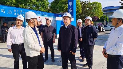 杨丹华督导检查“五一”假期安全生产工作