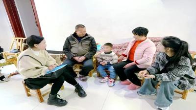 房县青峰镇中心幼儿园：入户传温情  携手育新苗