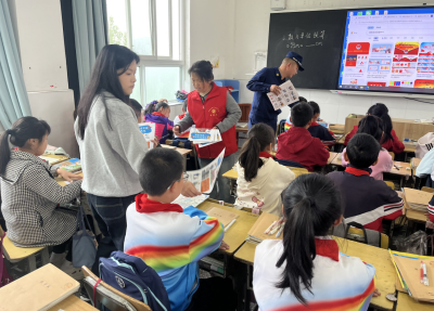 红塔镇谢湾小学开展全民国家安全教育日消防安全演练