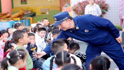房县幼儿园：消防知识入童心 安全守护伴成长