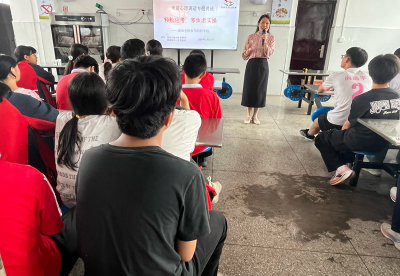 房县白鹤镇石堰河初中举行考前心理调适专题讲座