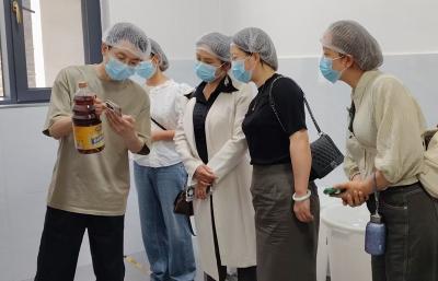 房县城关一中：知膳食匠心 为食安护航