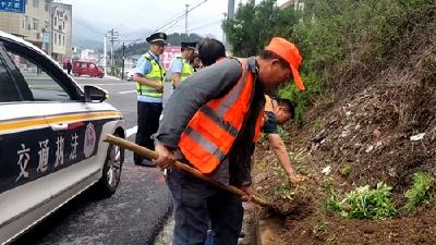 房县交通运输局:重拳整治路域环境 保障群众出行安全