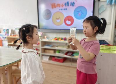 房县幼儿园：以爱育心  护航成长