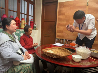 暖心政务办实事 精准服务护特群