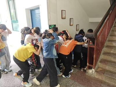 门古寺镇河兴小学：警钟长鸣筑防线 应急演练护平安