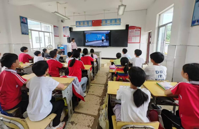 窑淮镇：抓实护苗行动 共育阳光少年