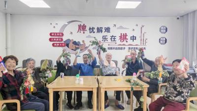 房县光荣院：粽香暖端午 关爱润夕阳
