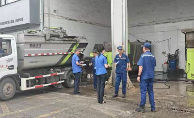 县城市管理执法局：分类宣教进站点  筑牢环卫分类阵地之基