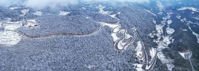 宣恩：瑞雪兆丰年 乡村公路美如画