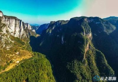 恩施巴东：看这里→谷深峰险东南峡