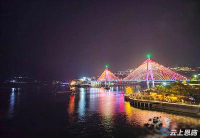 星河落人间，巴东长江大桥夜景迷人！