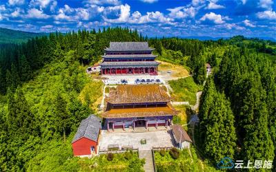 恩施利川：山林叠翠间 一湖藏万象