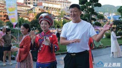 恩施宣恩：NPC巡游 帅哥美女齐相聚