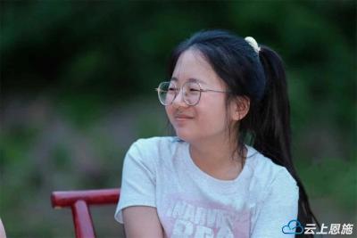 621分考入武大 《中国妇女报》聚焦“玻璃娃娃”田艳青