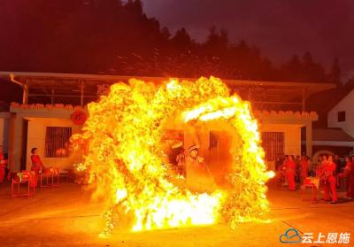 恩施建始：非遗火棍 舞动百年古韵