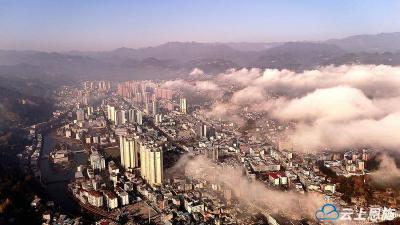 建始：平流雾霭织仙境 生态山城绘新图