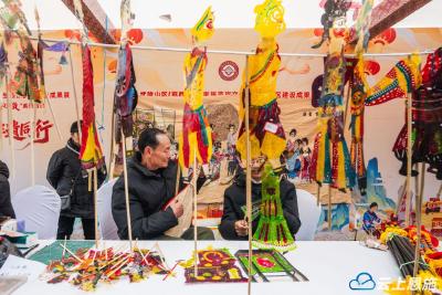 湖北恩施：“非遗”带你“打年货”