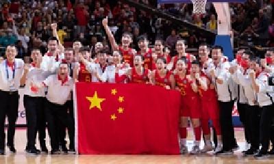 中国女篮获世界杯亚军！女子三大球，为何打动我们？