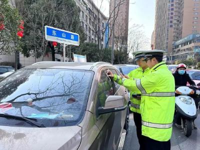 十堰交警开展专项整治行动！严查这类行为！