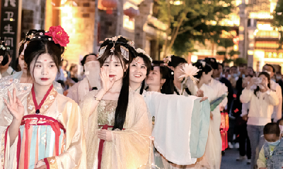 赏绚烂灯光、尝夜市美食、看民俗表演……夜游十堰好去处快来打卡