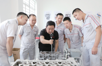 全国技术能手风采展| 张龙：把修车当成一门艺术