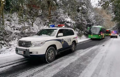 武当山诚邀238名因雪受困游客免费游武当