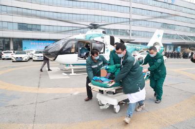 “1小时航空救援圈”助力区域医疗中心建设 十堰人医直升机免费救援竹山脑出血患者