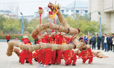 舞龙闹春祈丰年