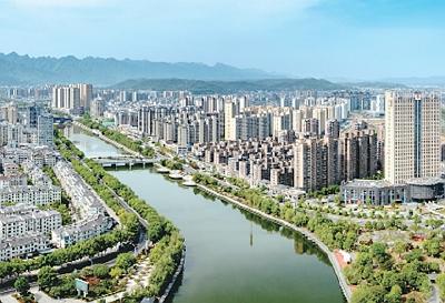 号角催征耕沃土 战鼓擂动启新章 ——房县2025年一季度经济发展回眸