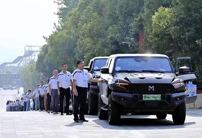 26日，这场汽车拉力赛从十堰出发，目的地→北京
