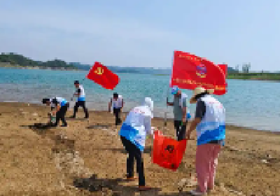 牢记嘱托护碧水 向绿而行建支点 | 一句嘱托 一份承诺 一同守护——十堰丹江口库区环保志愿服务掠影
