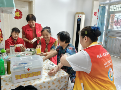 从“姥姥的药箱”到“爷爷的手机屋”，看伍家岗基层治理的“温度刻度”