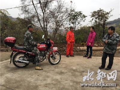 丹赵办：森林防火宣传入农户