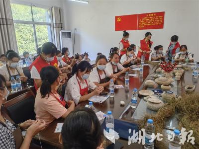 中国农网：“巧手编织幸福生活”活动走进土关垭村