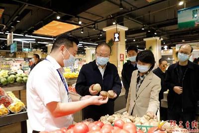 查宏：压紧压实安全生产工作责任 确保人民群众平安祥和过节