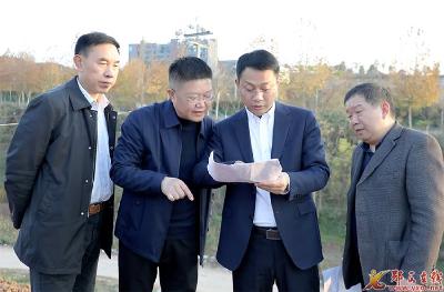 王兵主持召开重点项目建设现场推进会