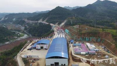 湖北十堰：十巫北一标项目建设拉满“进度条”
