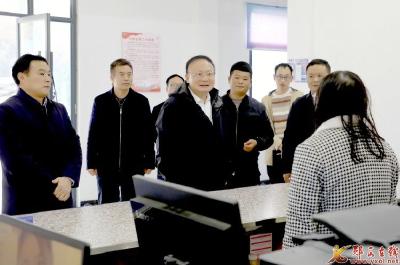 查宏：时刻绷紧安全生产弦 织密织牢民生保障网