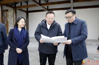 查宏：推进就地城镇化 推动高质量发展